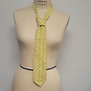 Gianfranco Ferre Vintage Yellow Patterned Tie